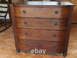 Bow-fronted chest of drawers 1.03h x 1.07w x 0.55m deep early Victorian period