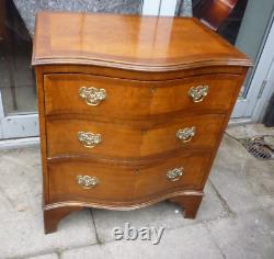 Good Small Size Georgian Serpentine Fronted Three Drawer Chest