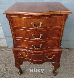 Vintage Antique Reproduction Bow Front 4 Drawer Chest of Drawers / Nightstand