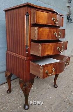 Vintage Antique Reproduction Bow Front 4 Drawer Chest of Drawers / Nightstand